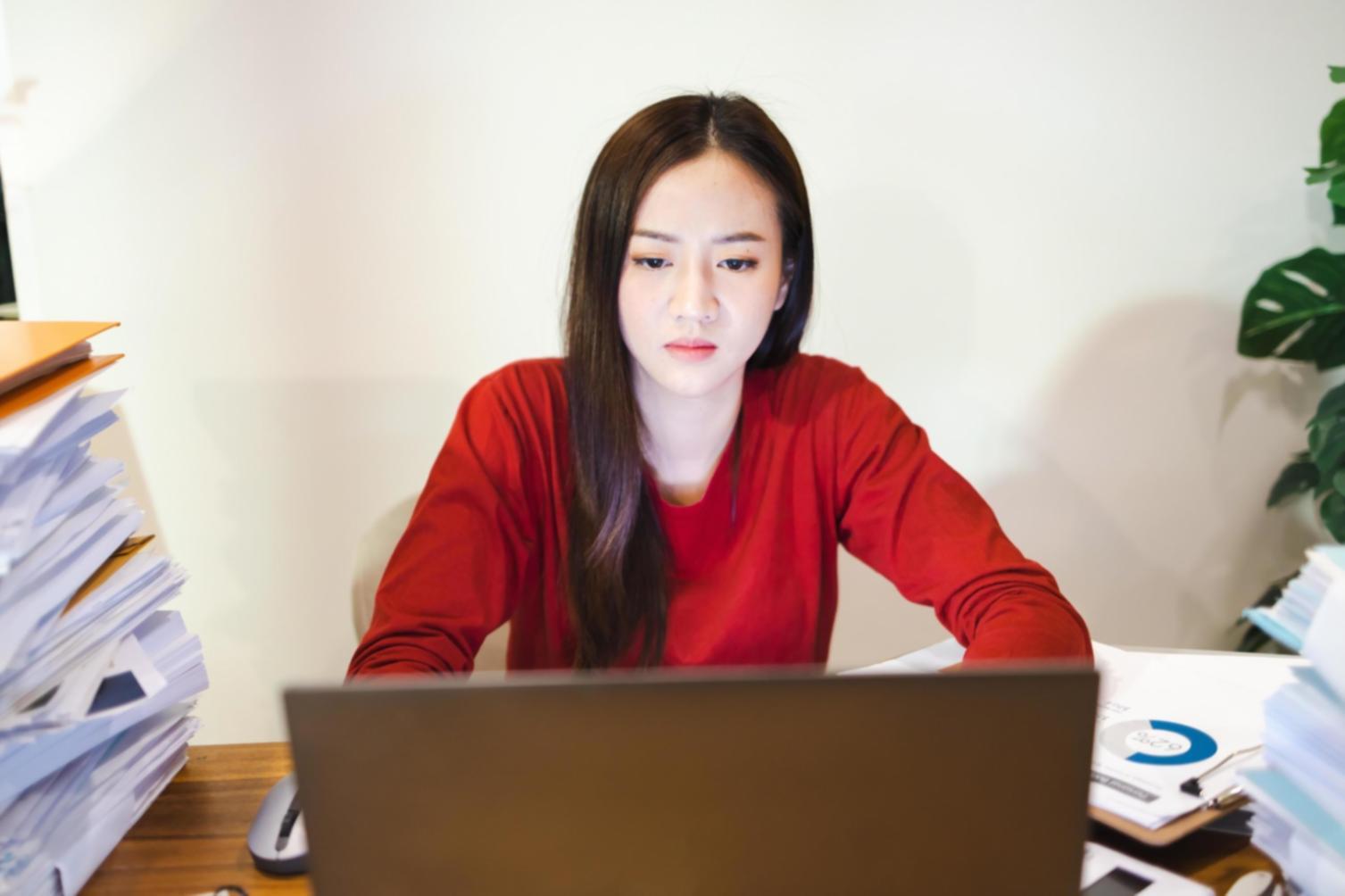 Workshopumgebung mit Finanzunterlagen