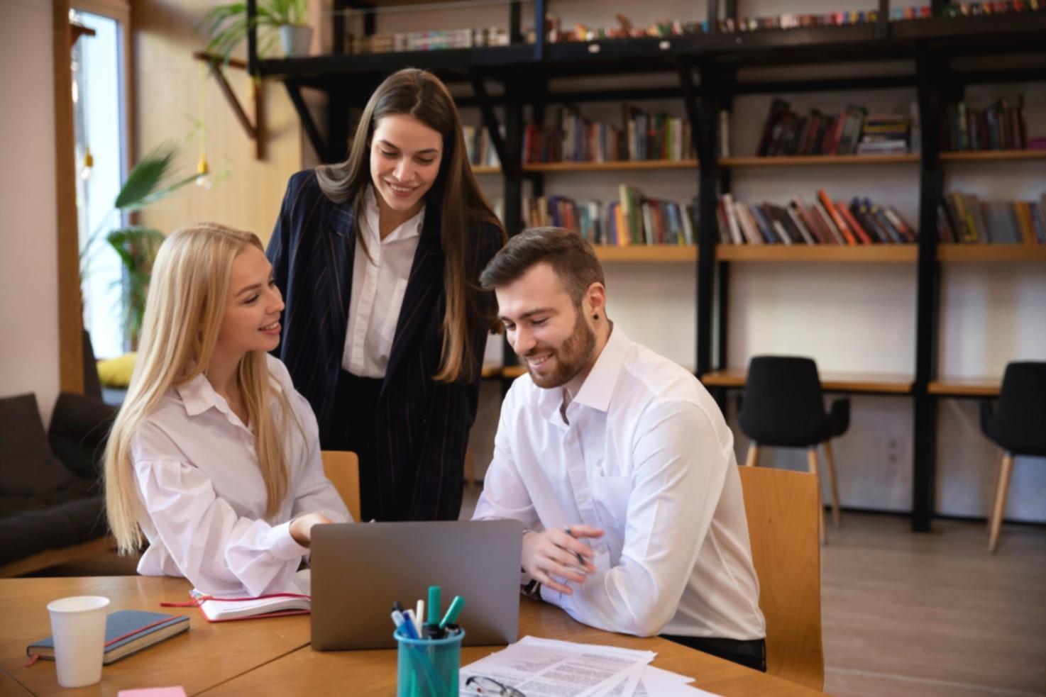 Teamarbeit an Finanzstrategie